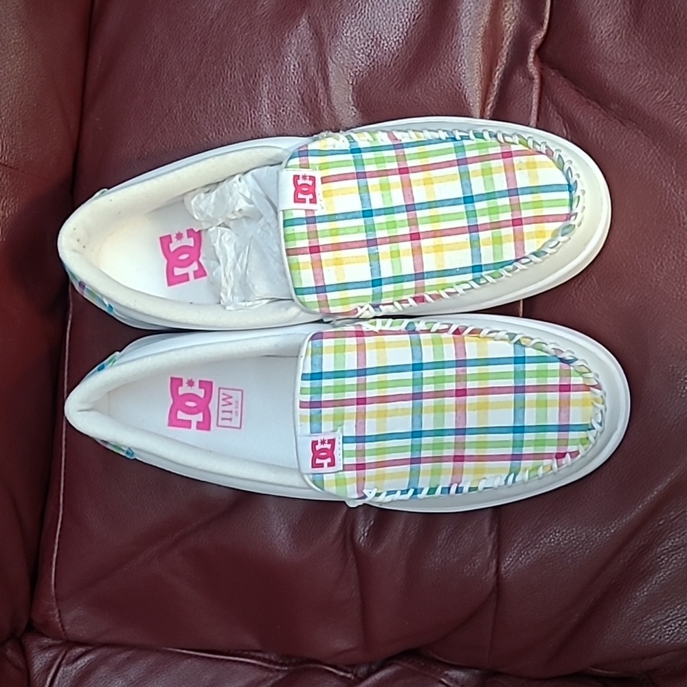 DC WOMEN'S VILLAIN SLIP-ON SHOES NEW-OLD STOCK (2010) US Size 11